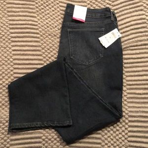 Woman’s Style&Co Curvy Mid rise boot leg jeans